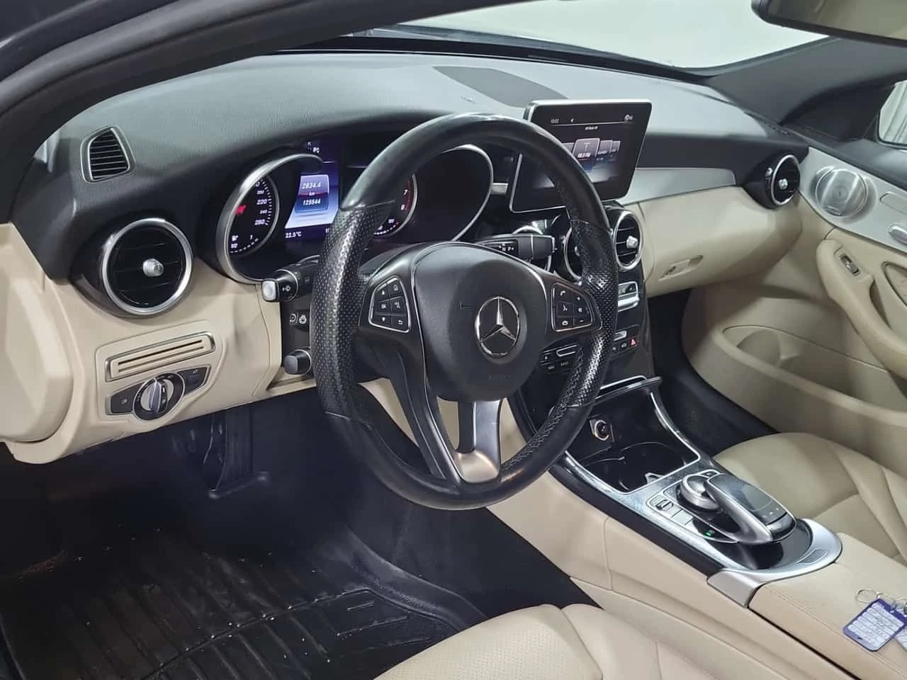 Mercedes-Benz C 300 CARFAX, снимка 10 - Автомобили и джипове - 54799656