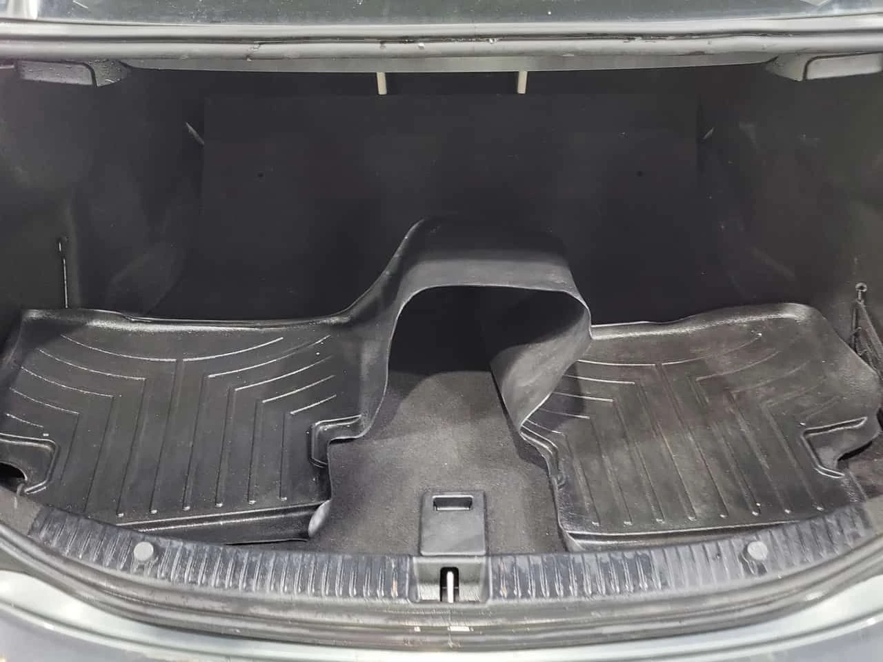 Mercedes-Benz C 300 CARFAX, снимка 14 - Автомобили и джипове - 54799656