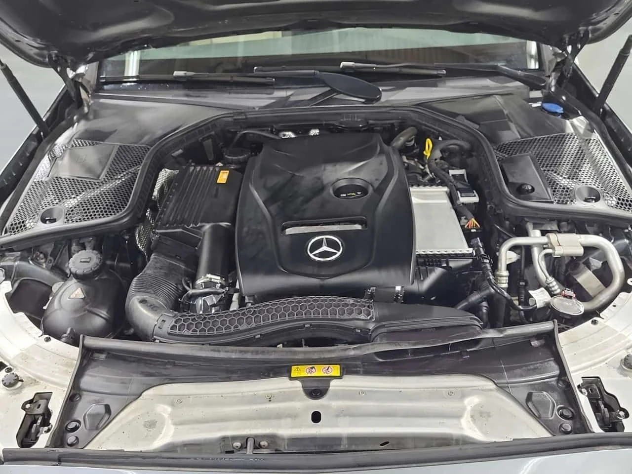Mercedes-Benz C 300 CARFAX, снимка 16 - Автомобили и джипове - 54799656