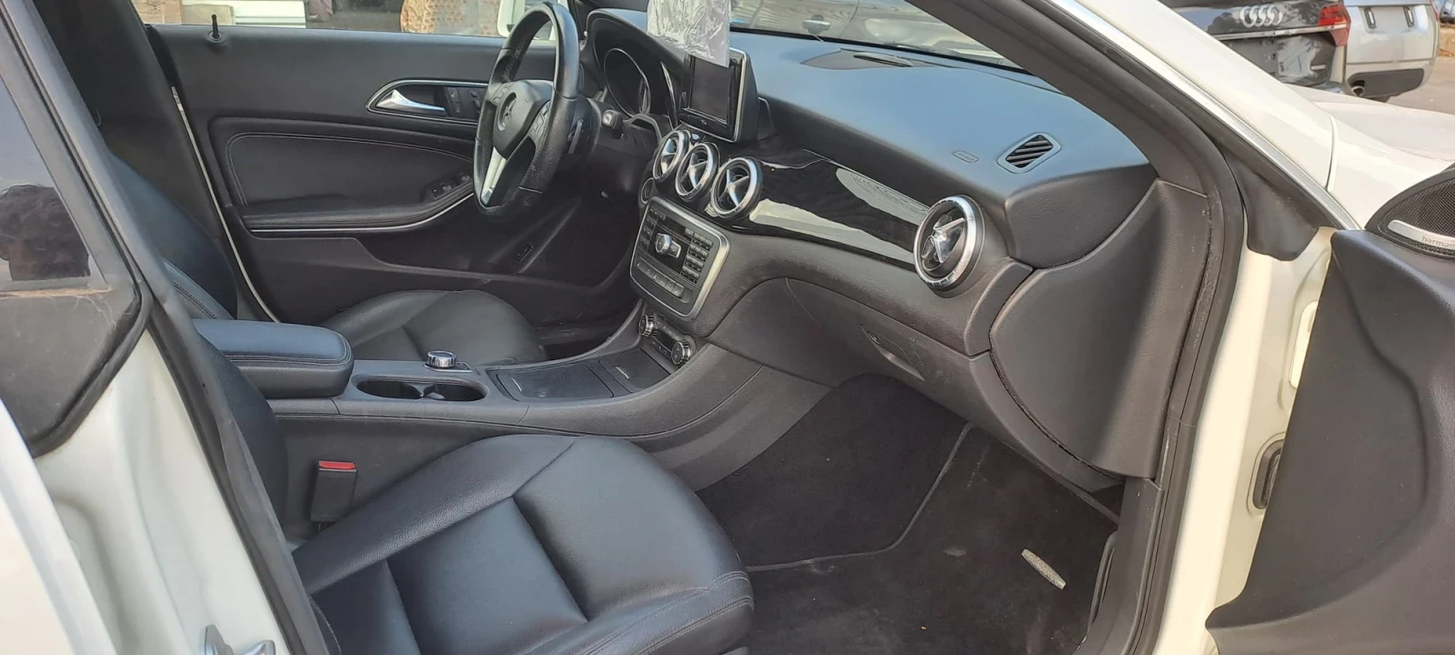 Mercedes-Benz CLA 250, снимка 8 - Автомобили и джипове - 56144708