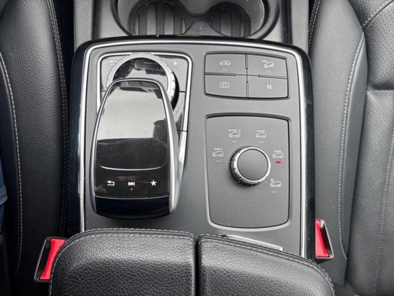 Mercedes-Benz GLE 43 AMG PANO* BLIND SPOT* KEYLESS*  ПОДГРЕВ* 360* , снимка 14 - Автомобили и джипове - 53026130