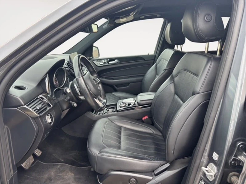 Mercedes-Benz GLE 43 AMG PANO* BLIND SPOT* KEYLESS*  ПОДГРЕВ* 360* , снимка 10 - Автомобили и джипове - 53026130