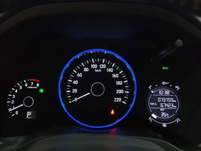 Honda Hr-v 1.8, снимка 8 - Автомобили и джипове - 55740155