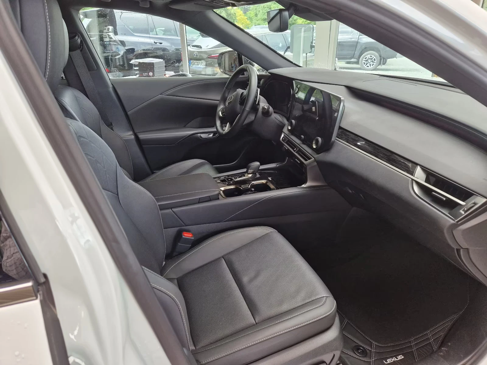 Lexus RX 450h plus 2.4PHEV/309HP/F-SPORT/4X4/360/NAVI/PANO/AMBI/778v | Mobile.bg   11