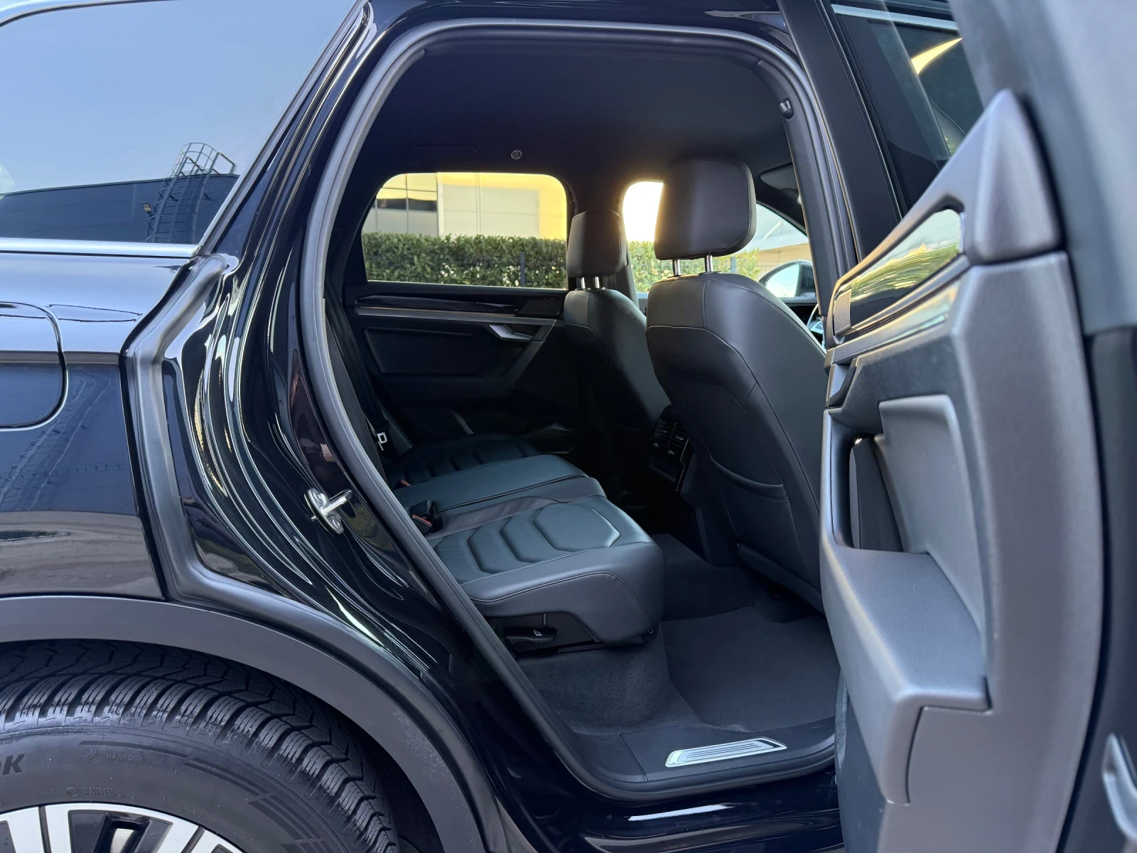 VW Touareg 3.0TDIV6 4MOTION/DIGITAL/DISTRONIC/ПОДГРЕВ/ИСТОРИЯ, снимка 11 - Автомобили и джипове - 53828040