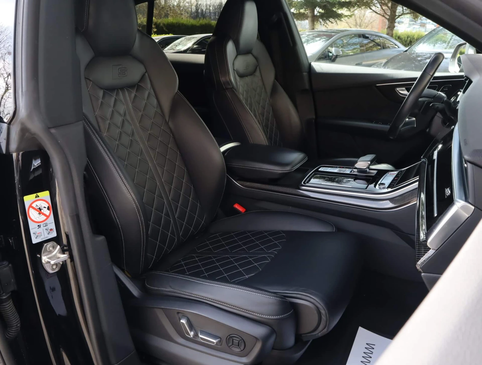 Audi SQ8 4.0TDI/Virtual/Quattro/Carbon/Pano/Bang&Olufsen/, снимка 8 - Автомобили и джипове - 54310098