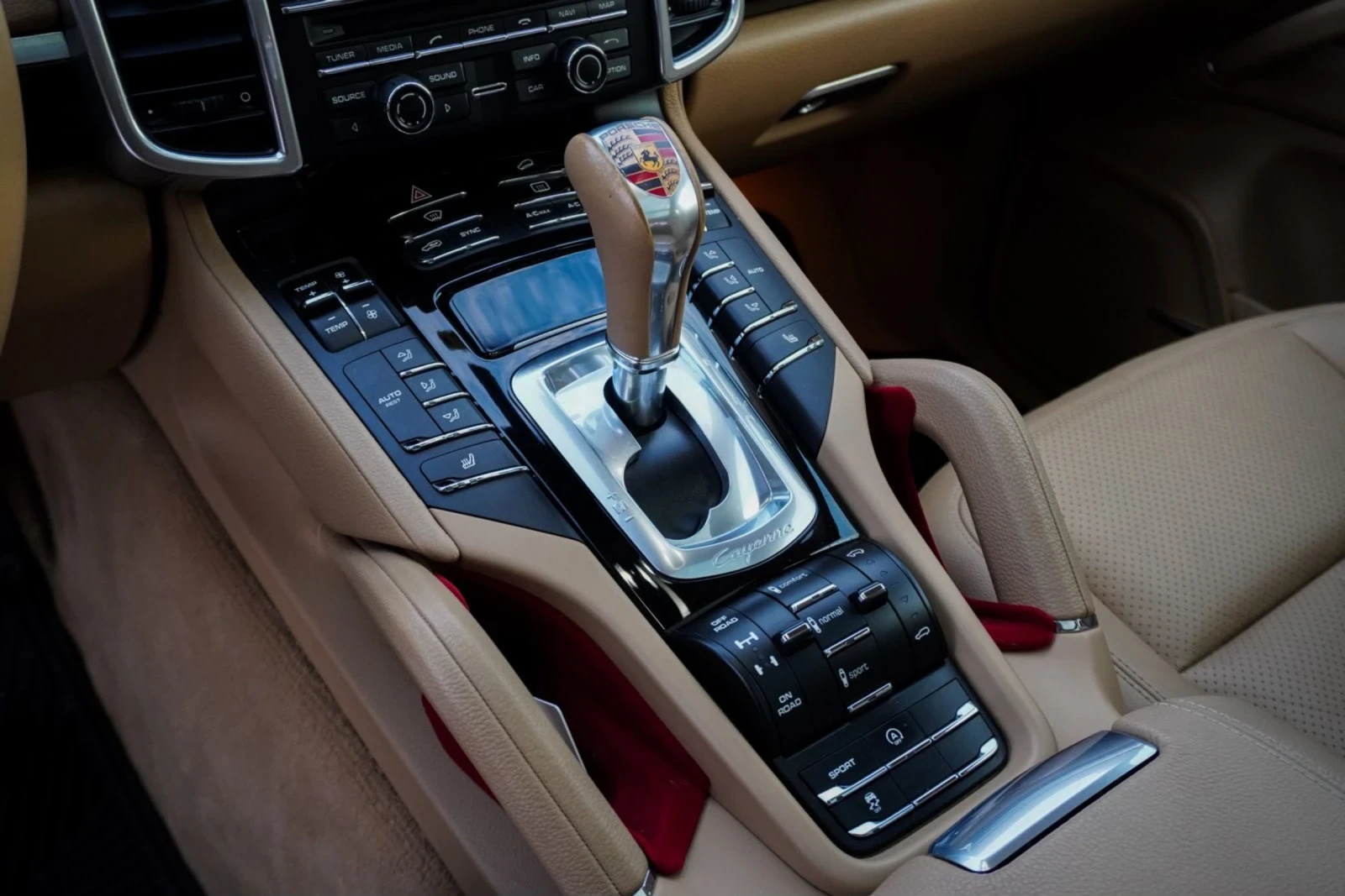 Porsche Cayenne, снимка 8 - Автомобили и джипове - 55450462