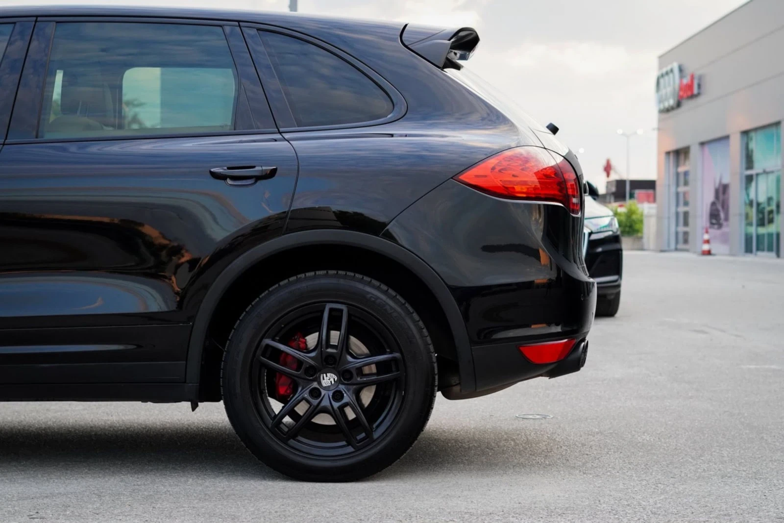 Porsche Cayenne, снимка 2 - Автомобили и джипове - 55450462