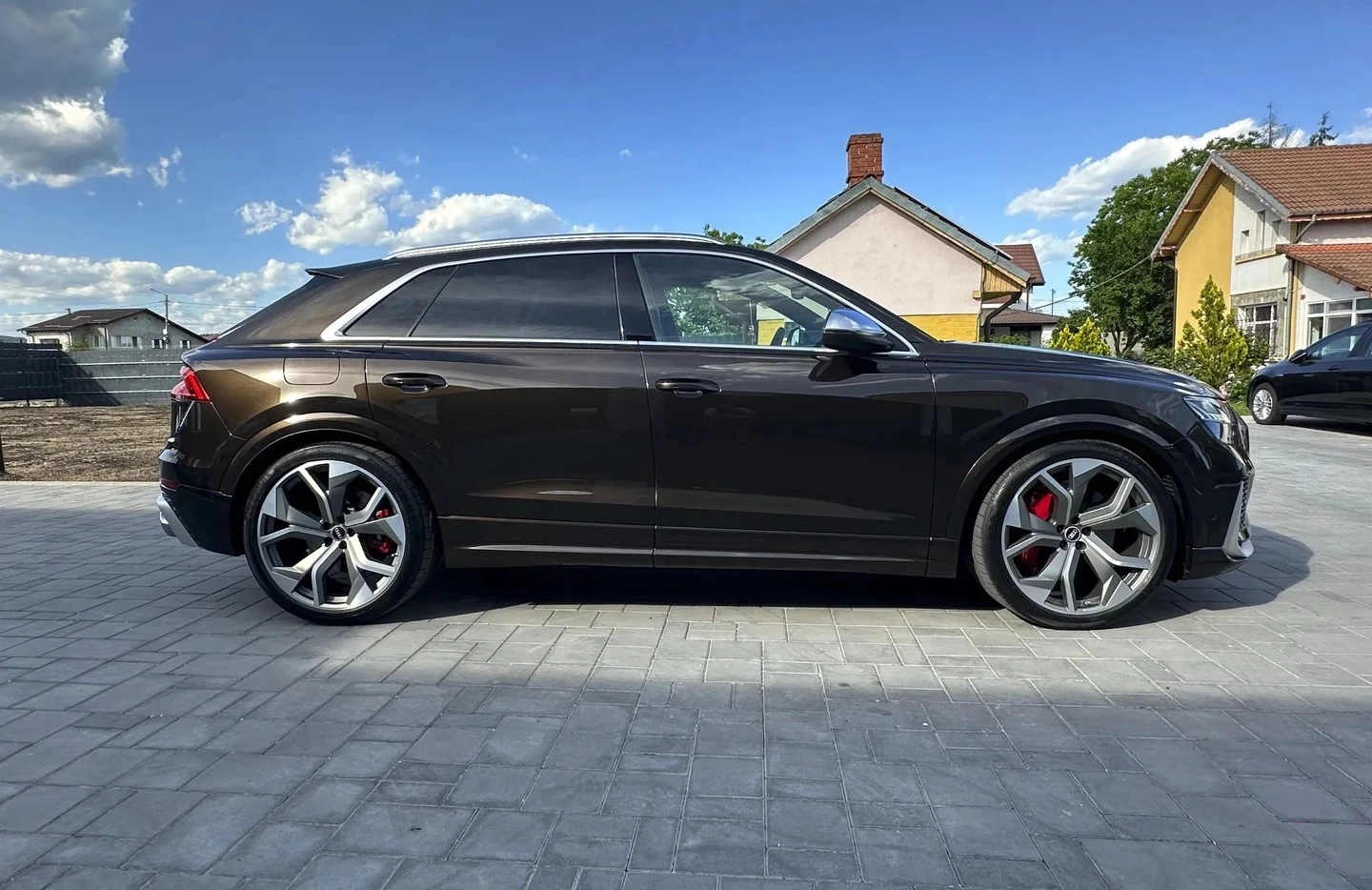 Audi RSQ8 Quattro 4.0, снимка 2 - Автомобили и джипове - 55888152