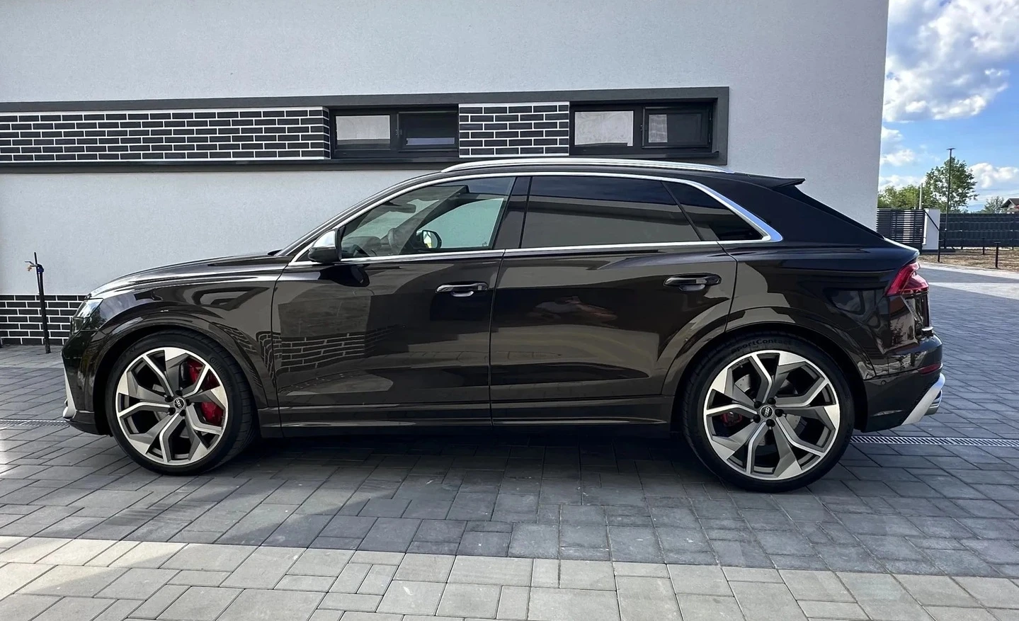 Audi RSQ8 Quattro 4.0, снимка 3 - Автомобили и джипове - 55888152