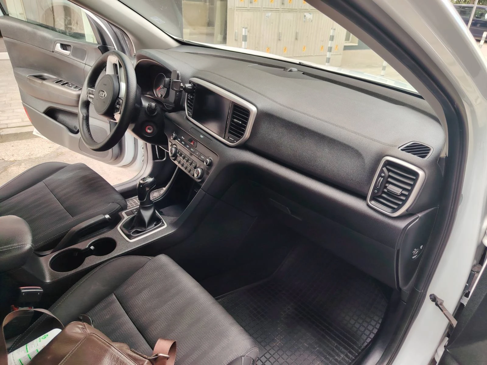 Kia Sportage, снимка 5 - Автомобили и джипове - 56244735