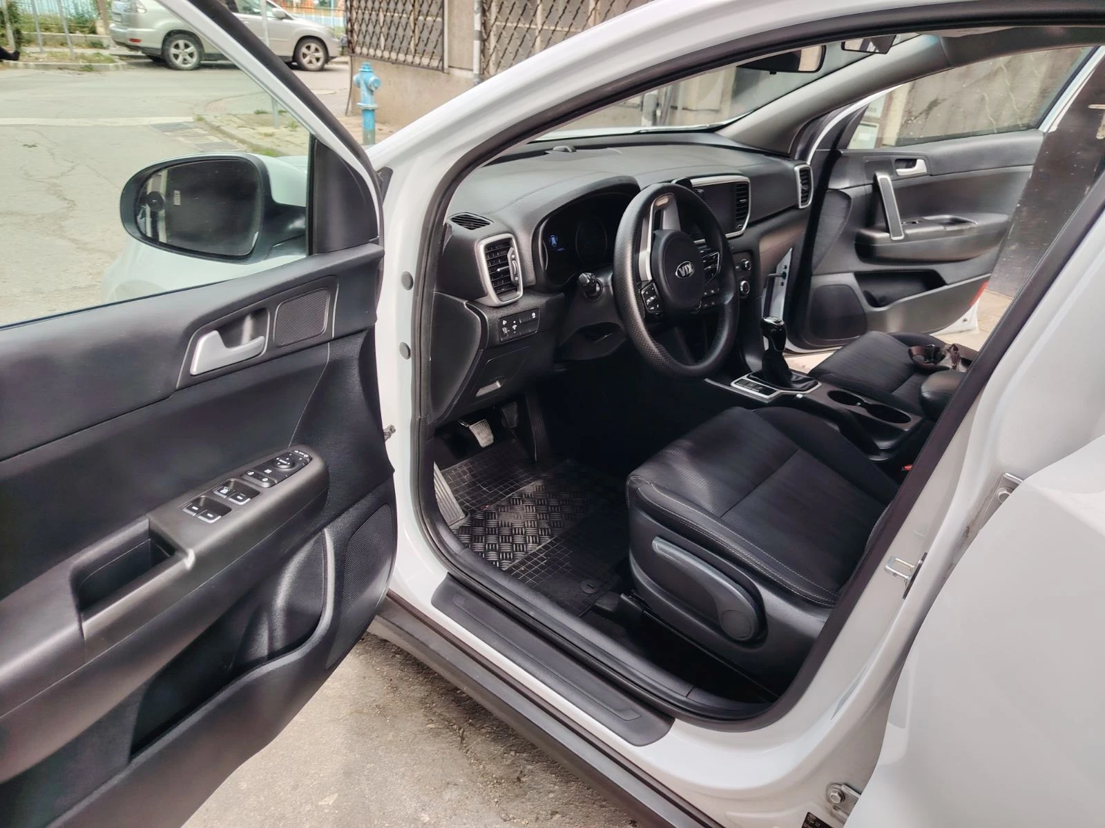 Kia Sportage, снимка 6 - Автомобили и джипове - 56244735