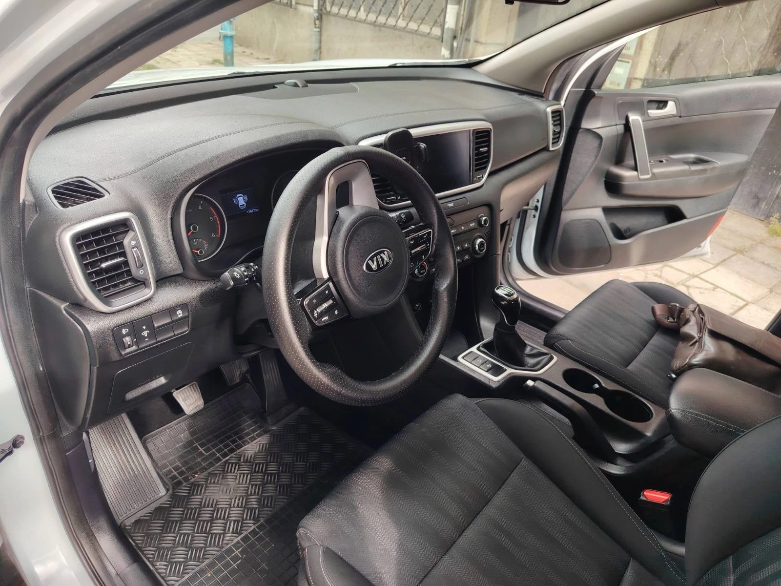 Kia Sportage, снимка 9 - Автомобили и джипове - 56244735