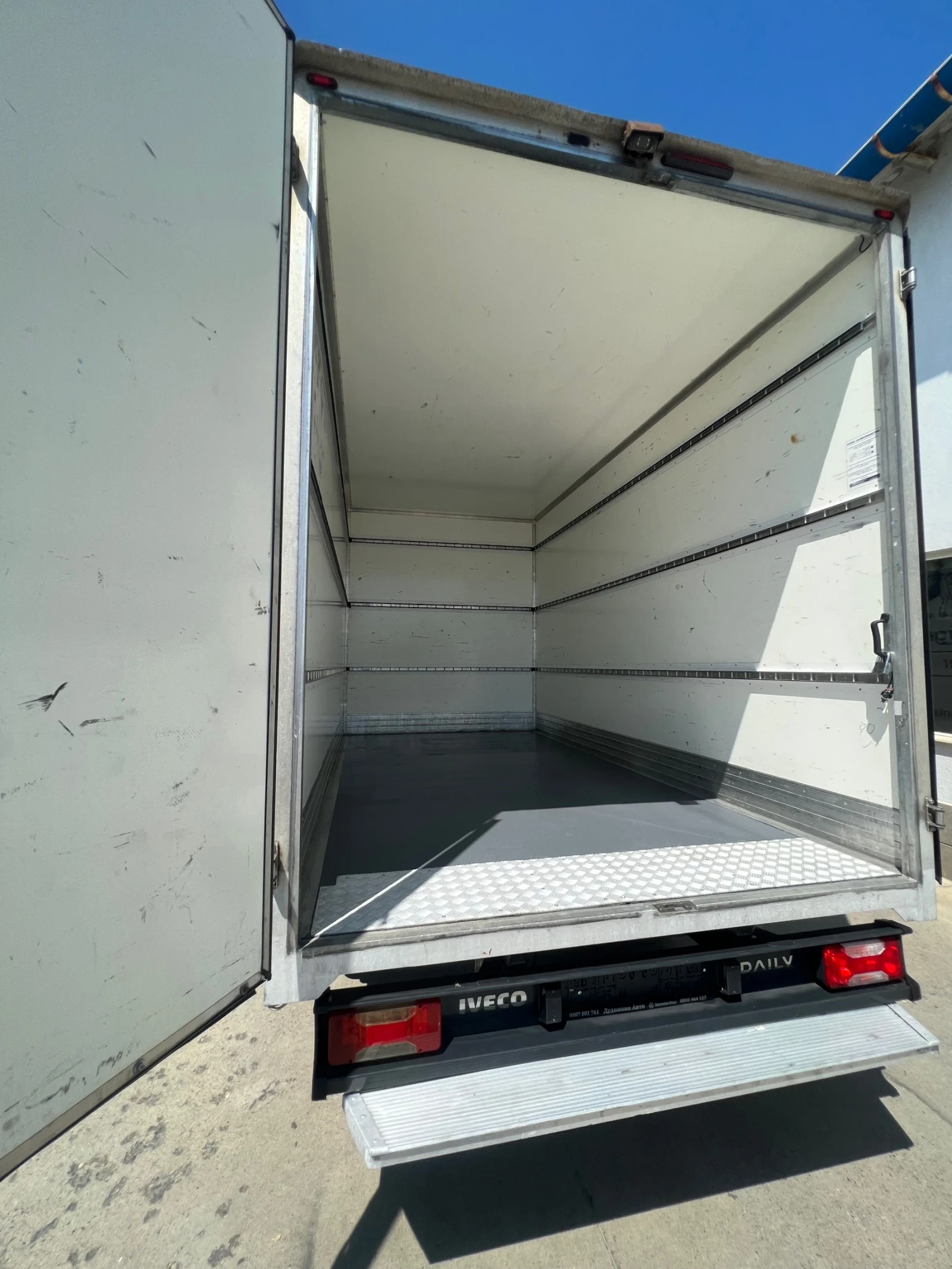 Iveco Daily 2017 / 35c18 / 3.0L-180 к.с / Климатик - изображение 8