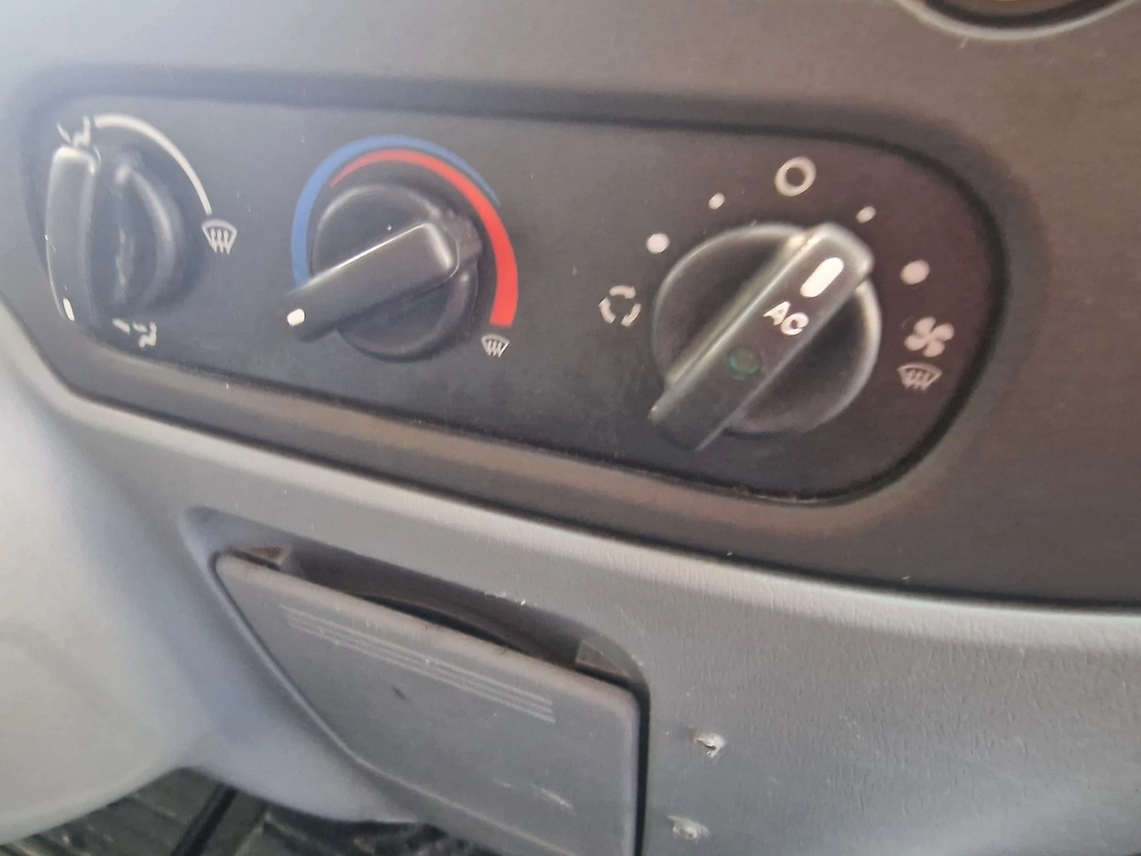 Ford Transit 2.4TDCi - изображение 6