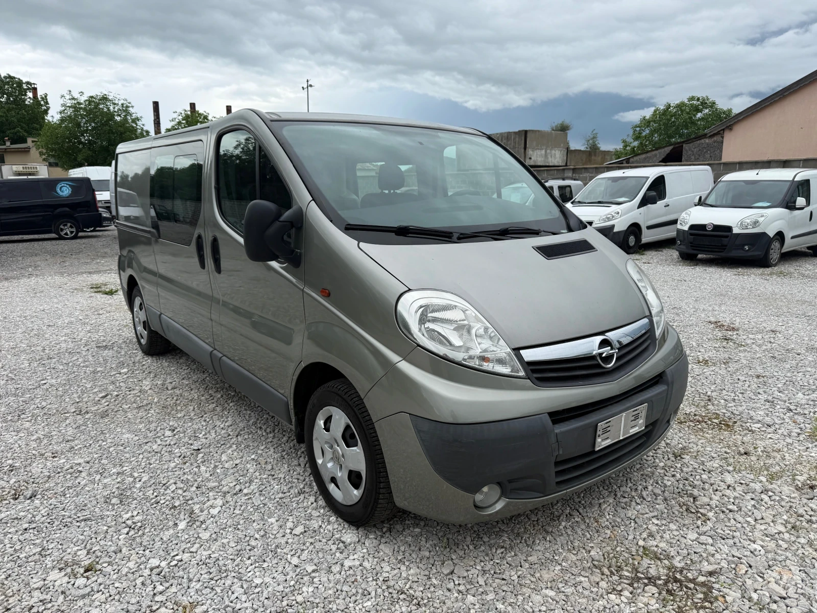 Opel Vivaro 2.5DCI AUTOMAT LONG