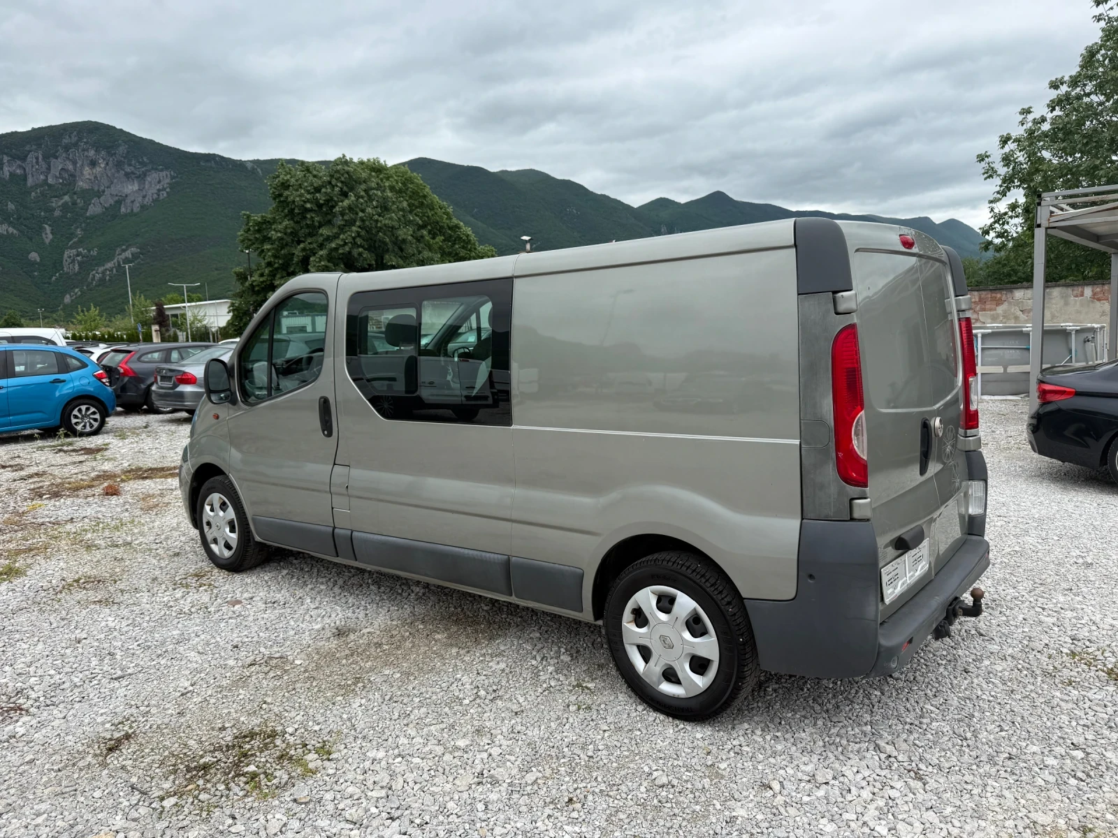 Opel Vivaro 2.5DCI AUTOMAT LONG, снимка 6 - Бусове и автобуси - 54543081