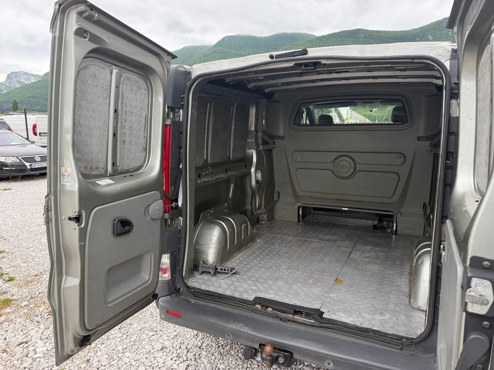 Opel Vivaro 2.5DCI AUTOMAT LONG, снимка 15 - Бусове и автобуси - 54543081