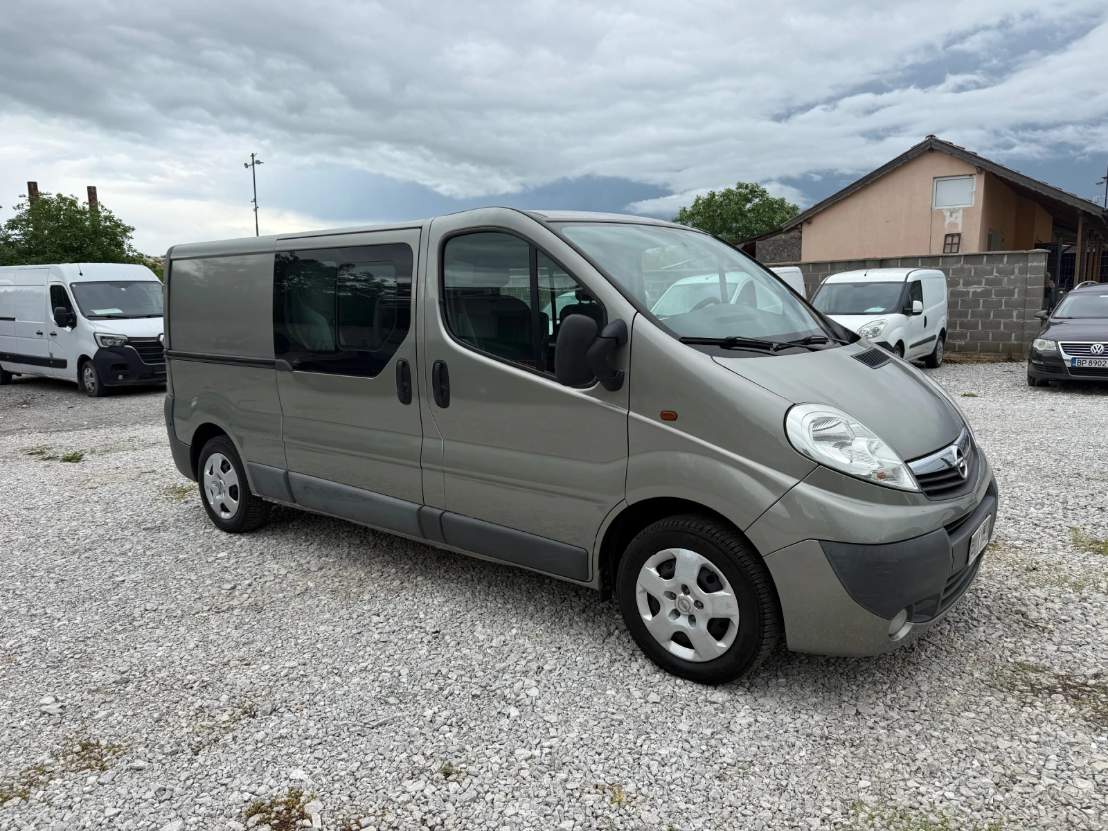 Opel Vivaro 2.5DCI AUTOMAT LONG, снимка 2 - Бусове и автобуси - 54543081