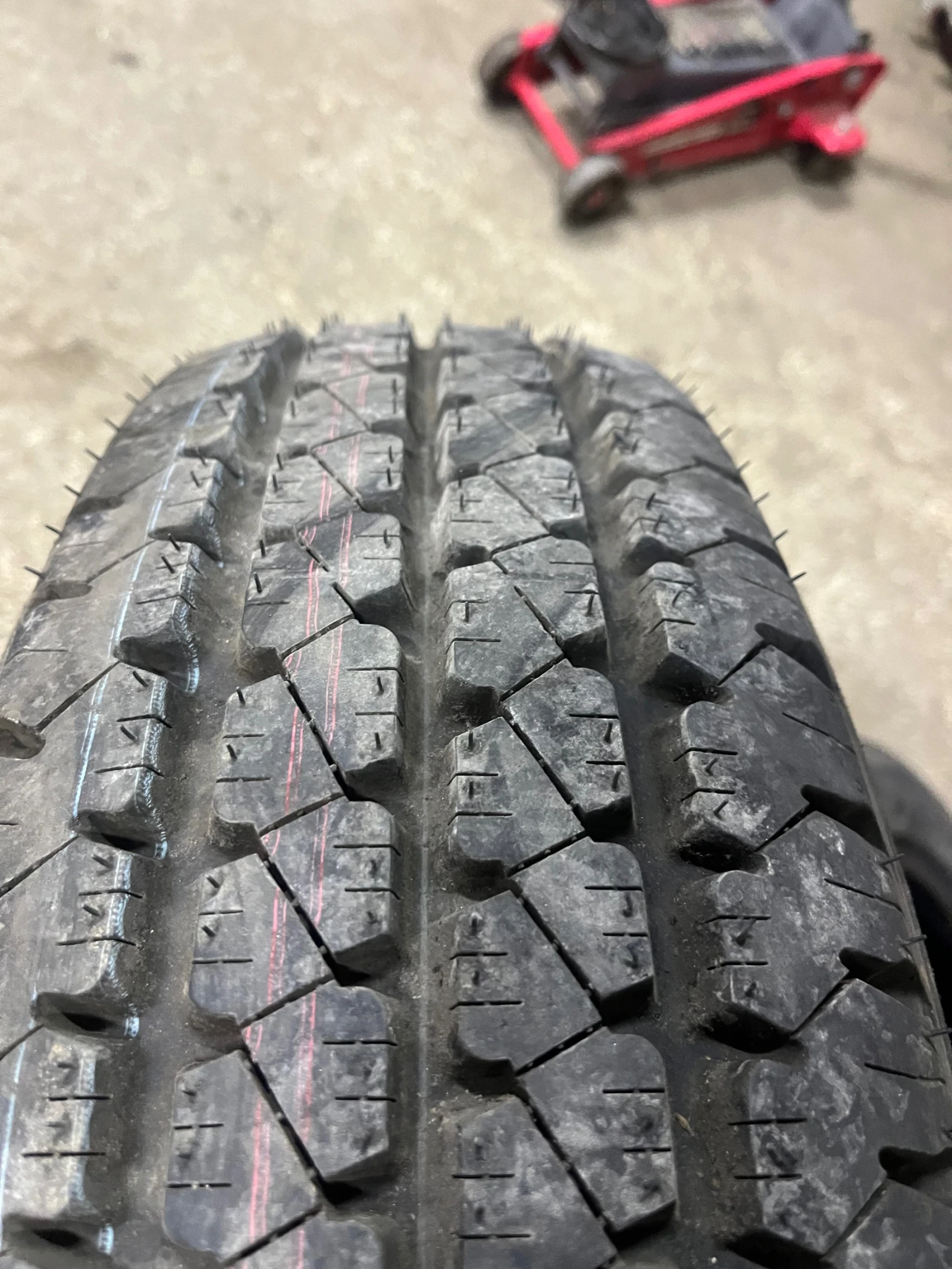 Гуми Летни 205/75R16, снимка 4 - Гуми и джанти - 55696837