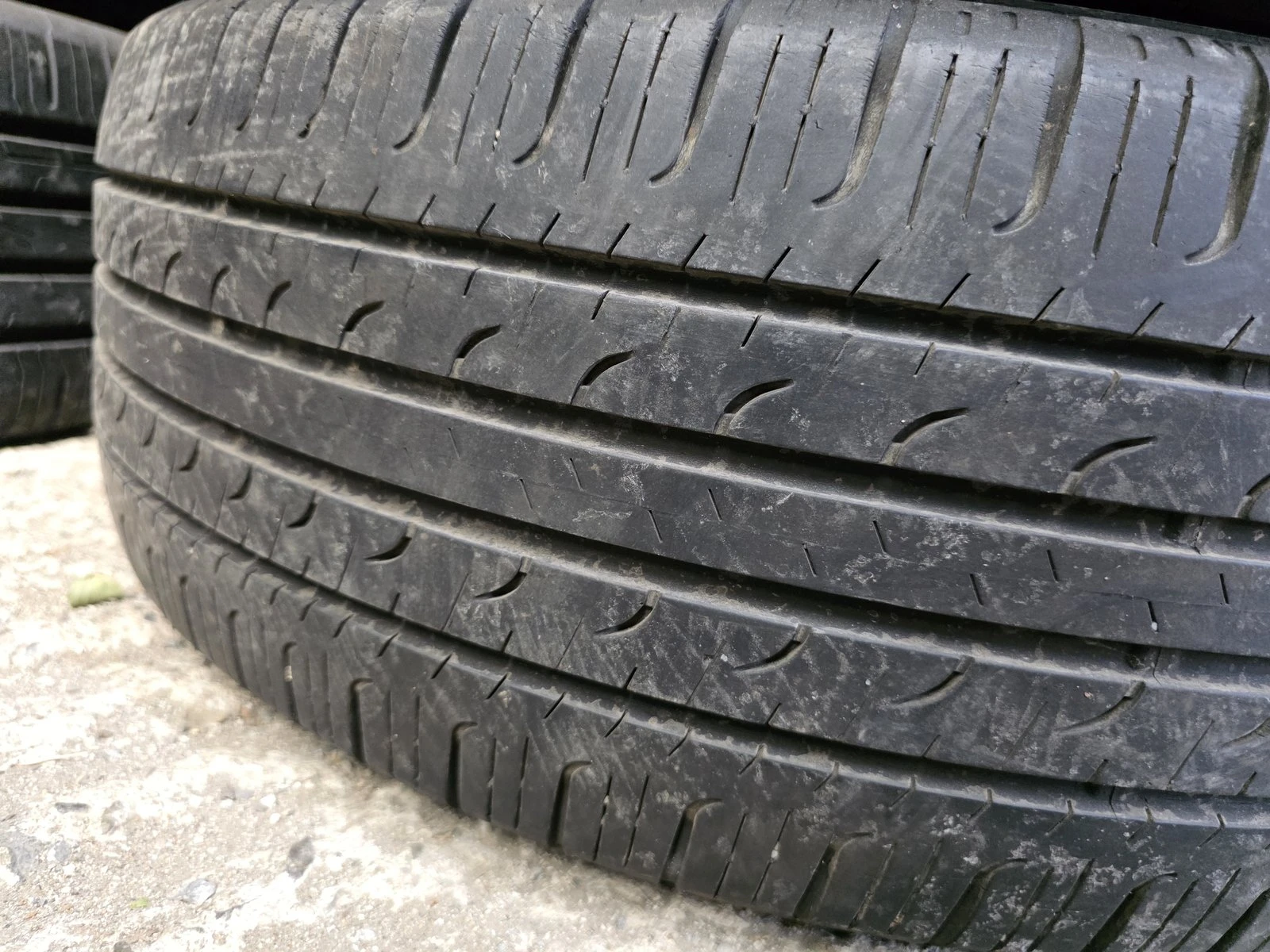 Гуми Летни 225/55R19, снимка 4 - Гуми и джанти - 56731036