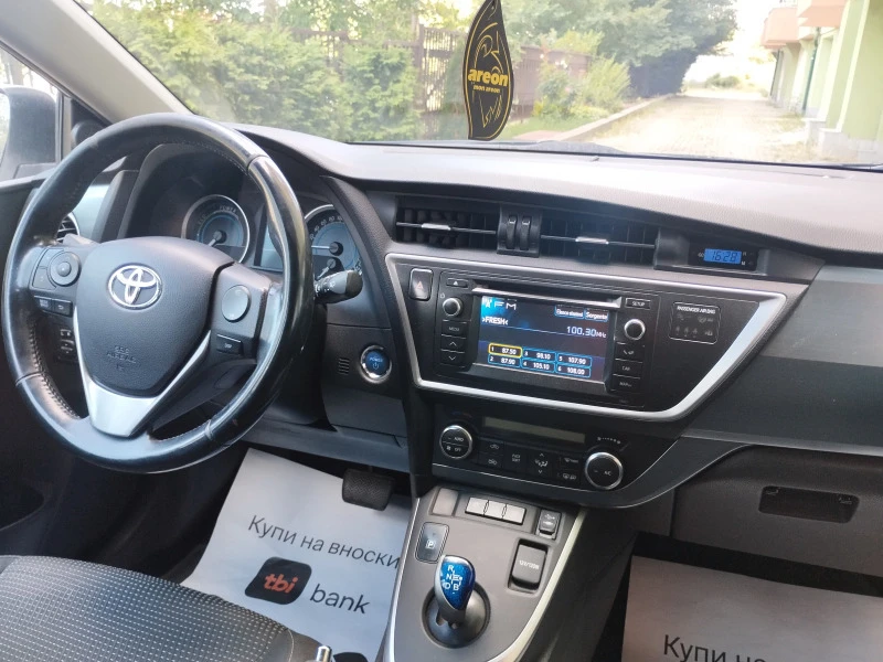 Toyota Auris 1.8i HYBRID / НАВИГАЦИЯ  АВТОМАТИК., снимка 15 - Автомобили и джипове - 46475363