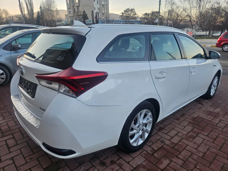 Toyota Auris 1.8Hybrid, Кожа, Камера, Нави, Евро 6В!, снимка 6 - Автомобили и джипове - 48412414