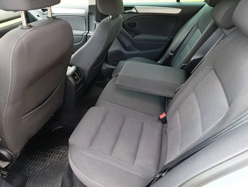 VW Golf VI/1.6 TDI/90к.с/2010г., снимка 14 - Автомобили и джипове - 48822752