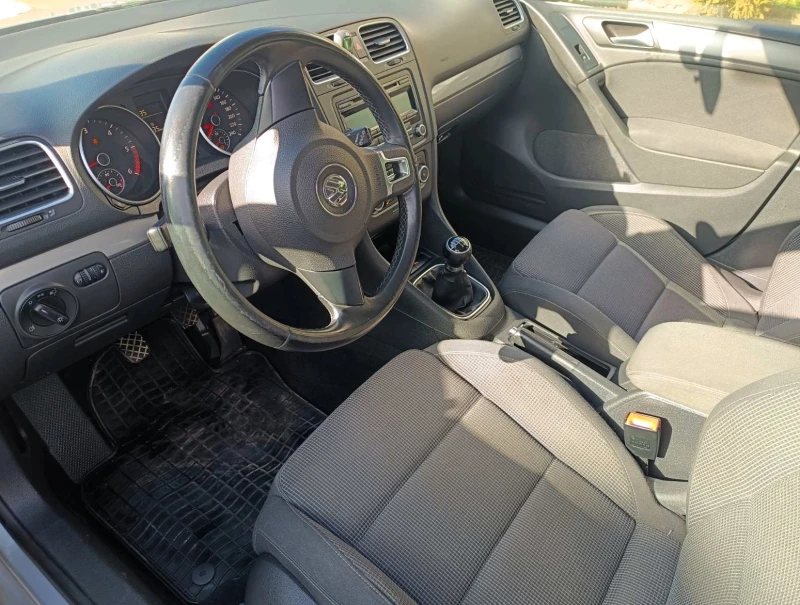 VW Golf VI/1.6 TDI/90к.с/2010г., снимка 11 - Автомобили и джипове - 48822752