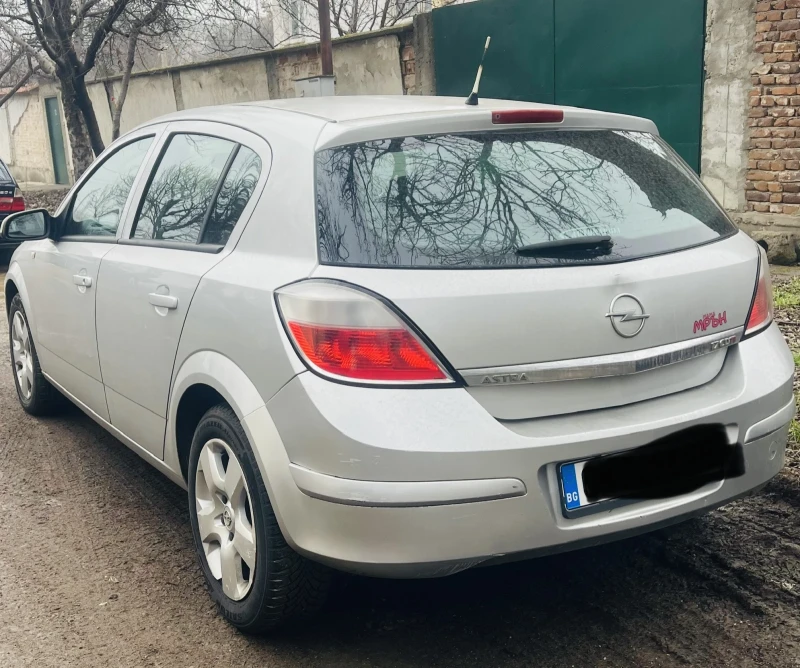 Opel Astra 1.7, снимка 4 - Автомобили и джипове - 48908954