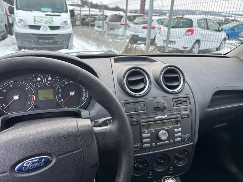 Ford Fiesta 1.3i, снимка 6 - Автомобили и джипове - 49192852