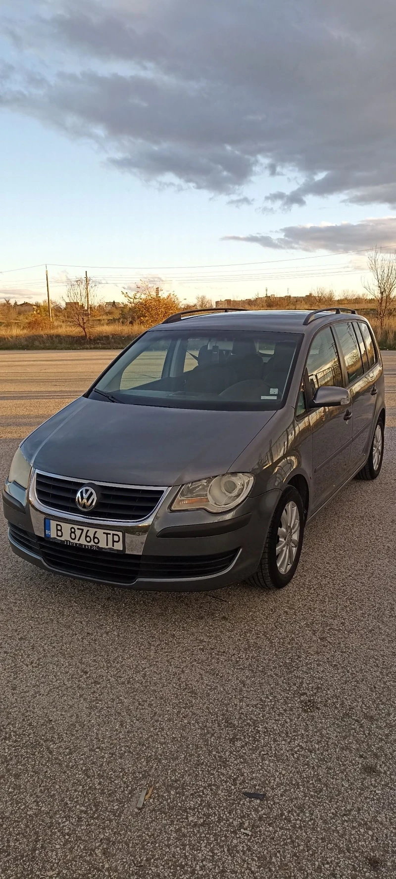 VW Touran, снимка 3 - Автомобили и джипове - 52516403