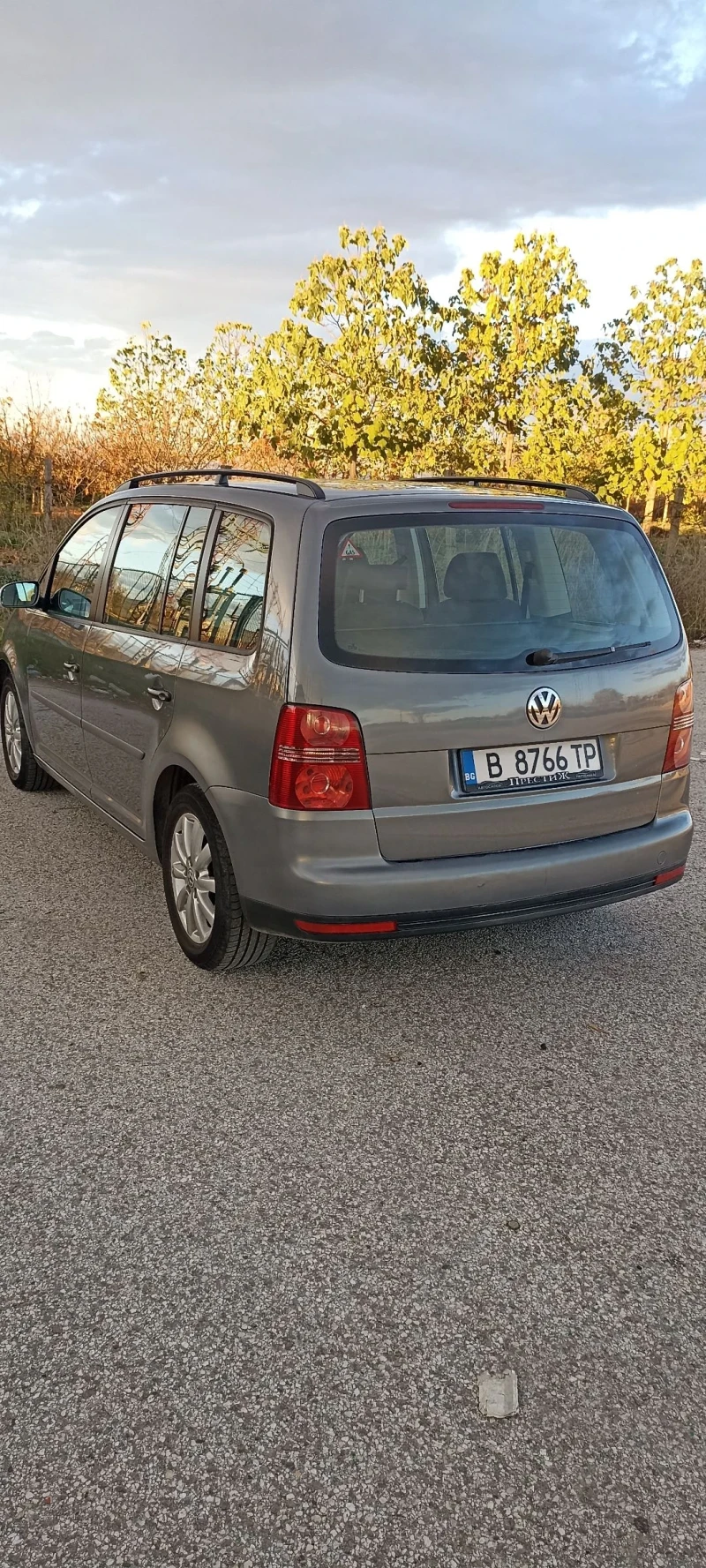 VW Touran, снимка 5 - Автомобили и джипове - 52516403