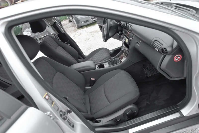 Mercedes-Benz C 180 I kompressor 6sh, снимка 12 - Автомобили и джипове - 52531667