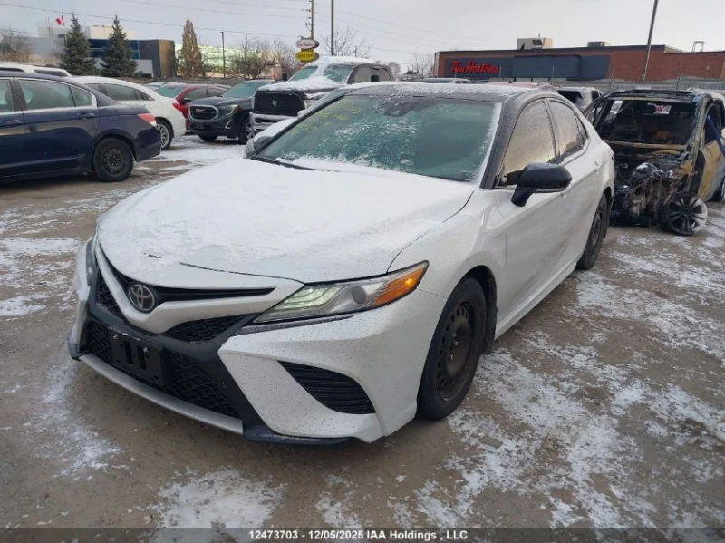 Toyota Camry XSE* Червен салон