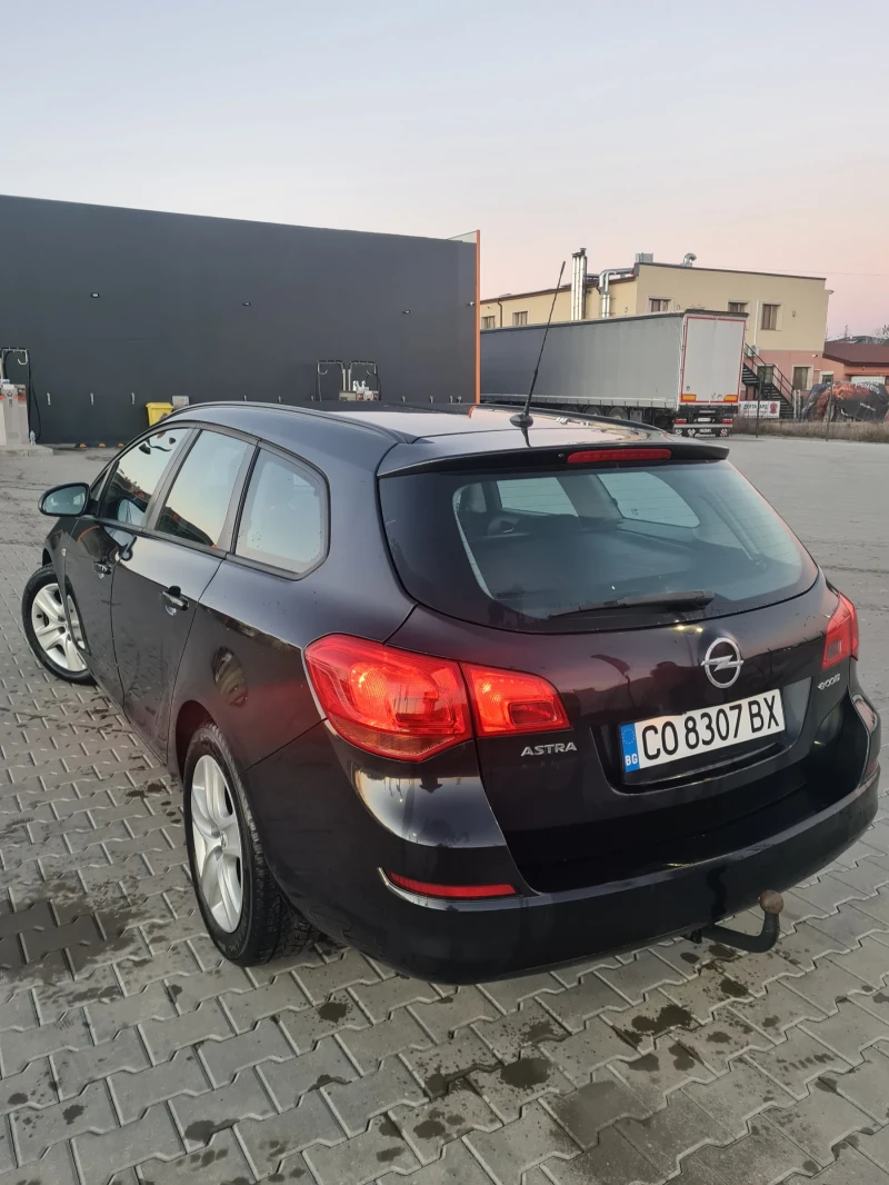 Opel Astra 1.3 ecoflex, снимка 5 - Автомобили и джипове - 52929912