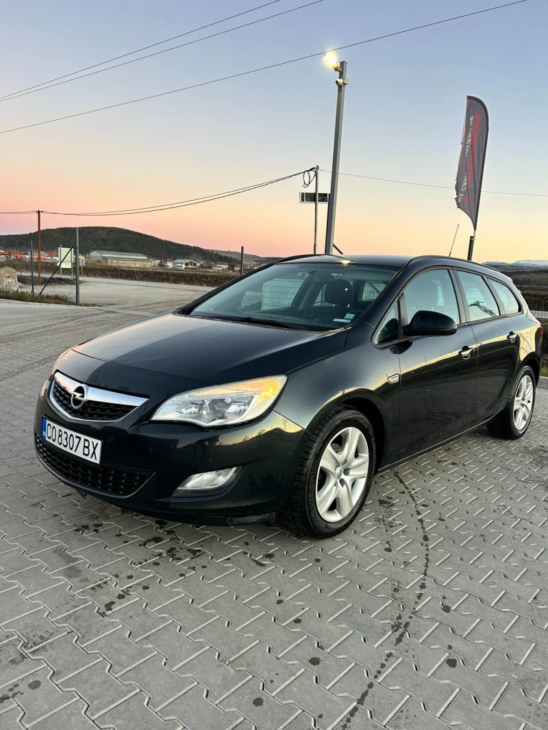 Opel Astra 1.3 ecoflex, снимка 2 - Автомобили и джипове - 52929912