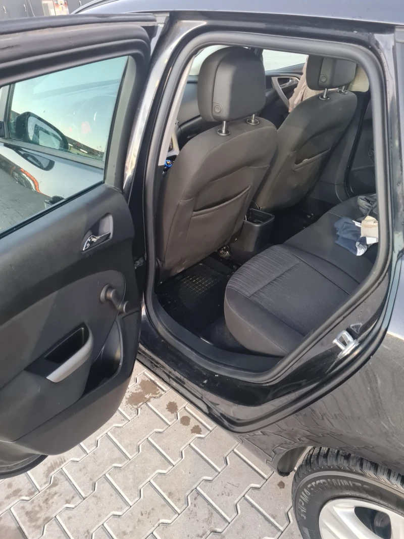 Opel Astra 1.3 ecoflex, снимка 9 - Автомобили и джипове - 52929912