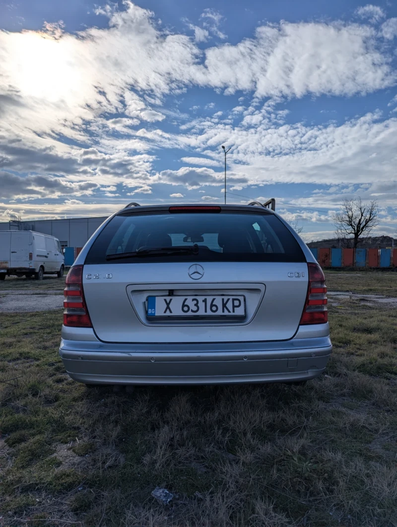 Mercedes-Benz C 220 Classic, снимка 3 - Автомобили и джипове - 52962819