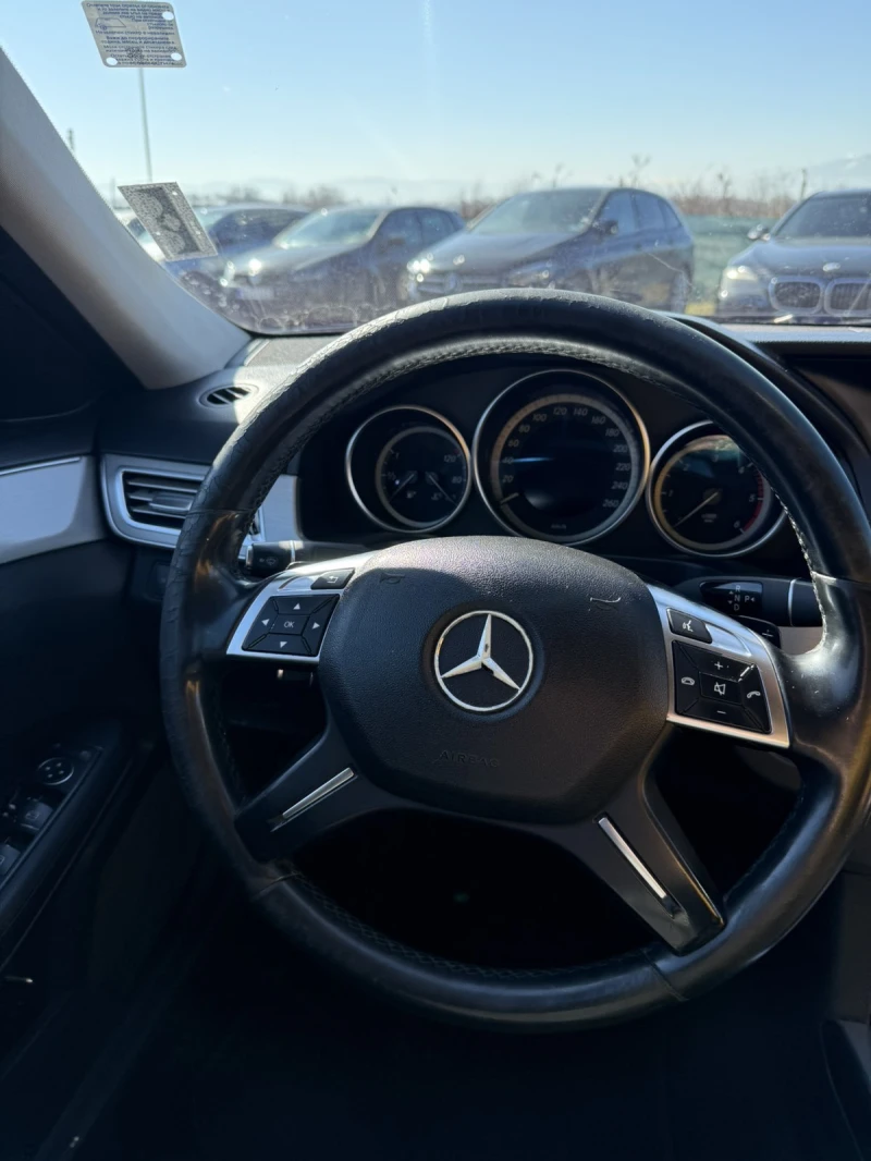 Mercedes-Benz E 200, снимка 5 - Автомобили и джипове - 53279307