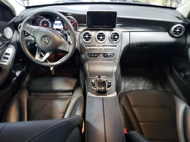 Mercedes-Benz C 300 4MATIC* Burmester* Full LED* Keyless* Пано* М.точк, снимка 8 - Автомобили и джипове - 48197575