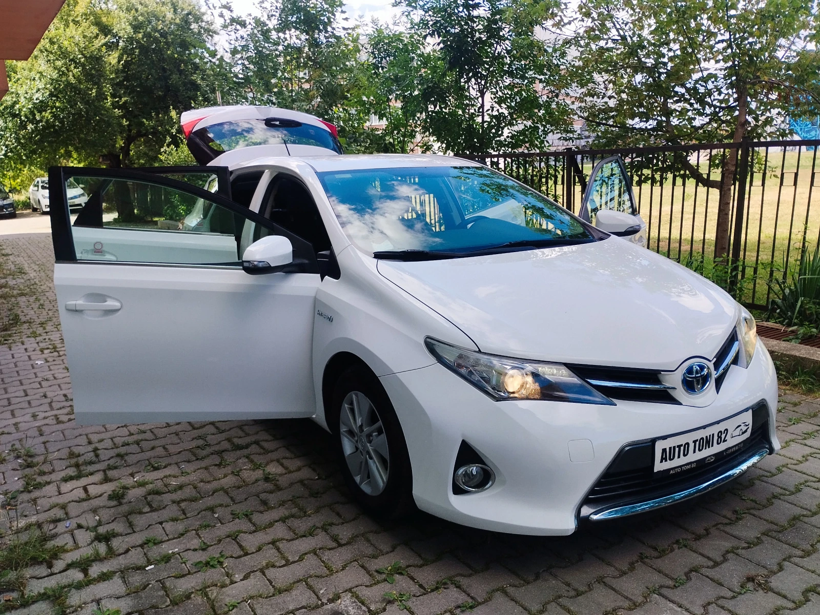 Toyota Auris 1.8i HYBRID / НАВИГАЦИЯ  АВТОМАТИК. - изображение 8