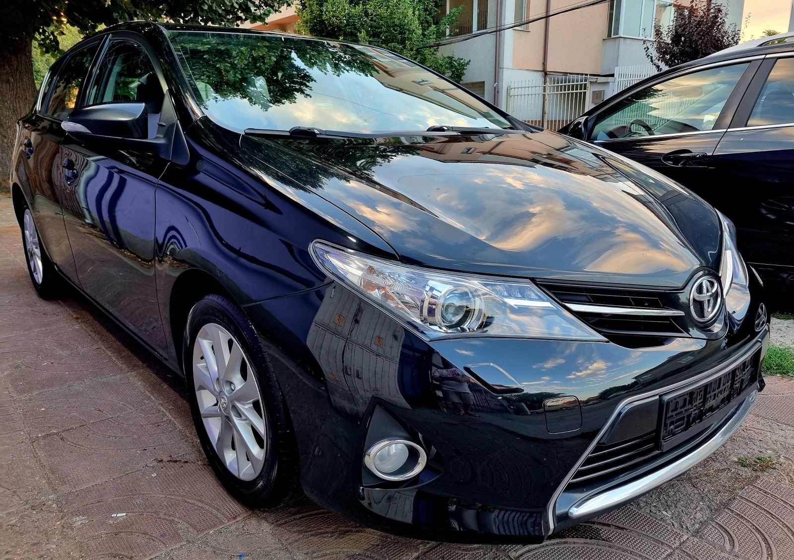 Toyota Auris 2.0d4d-veriga-нави-6скорости-japan - изображение 8