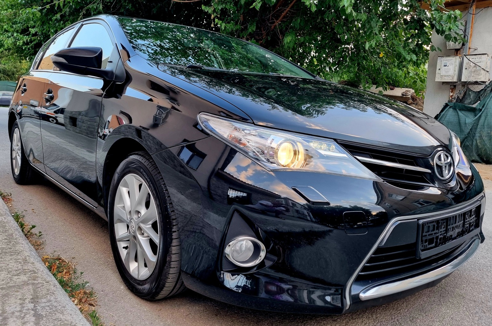 Toyota Auris 2.0d4d-veriga-нави-6скорости-japan - изображение 6