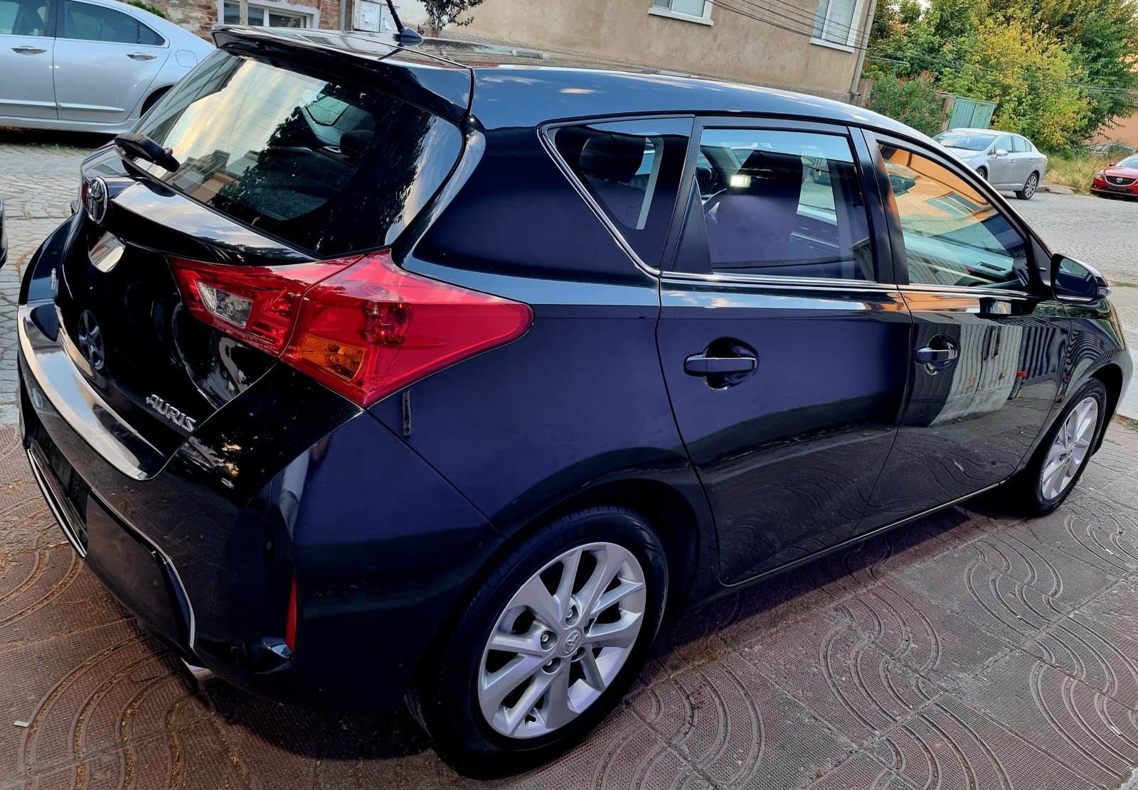 Toyota Auris 2.0d4d-veriga-нави-6скорости-japan - изображение 10