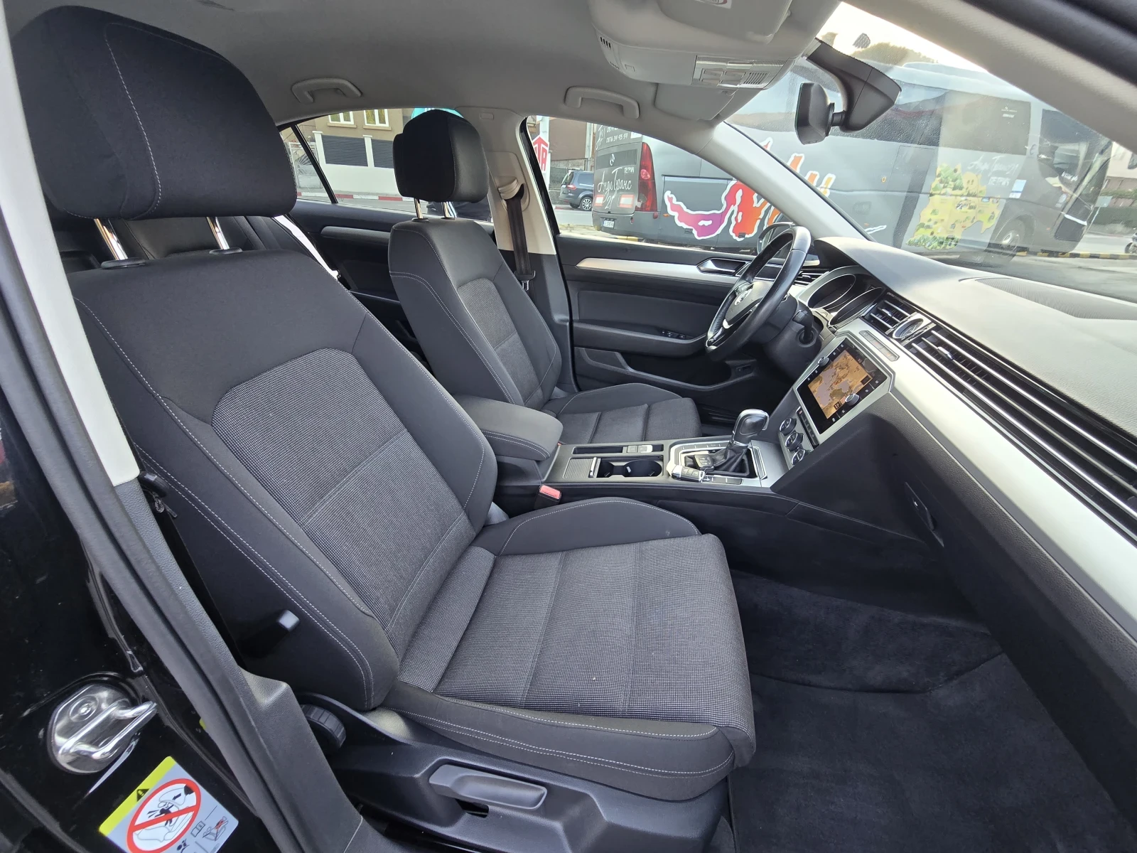 VW Passat Топ състояние реален пробег - изображение 10