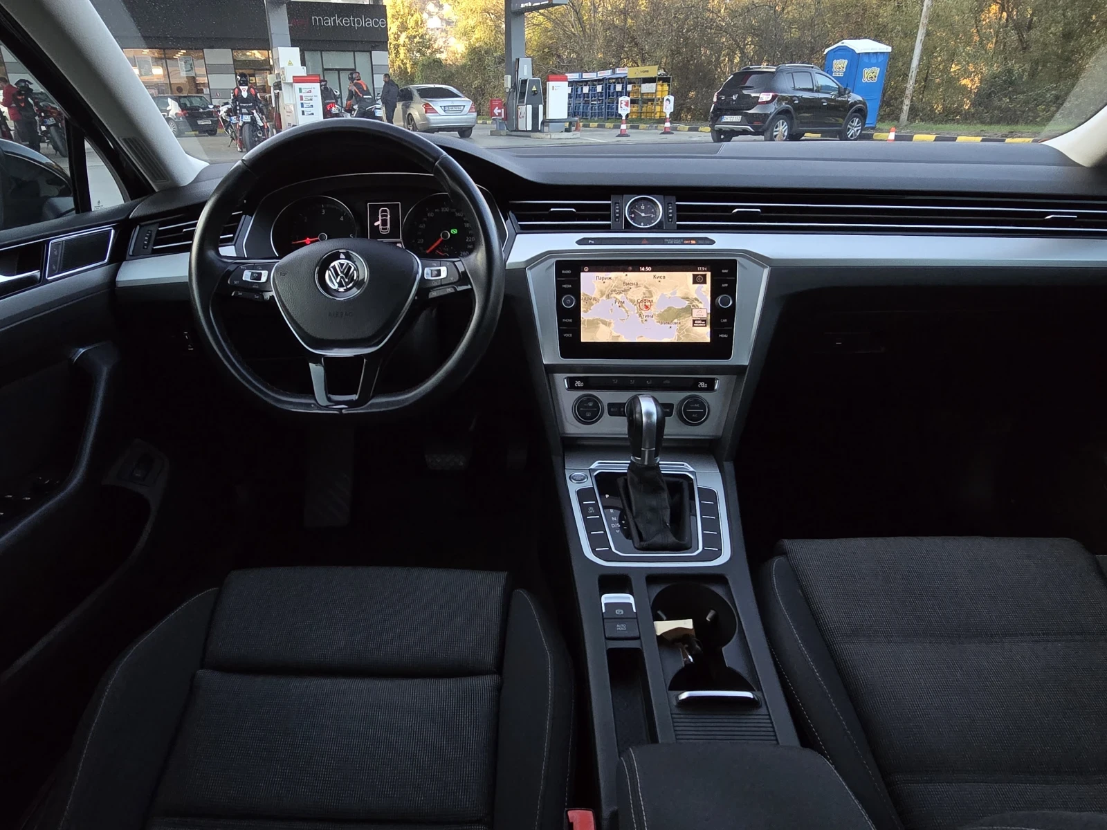 VW Passat Топ състояние реален пробег - изображение 8