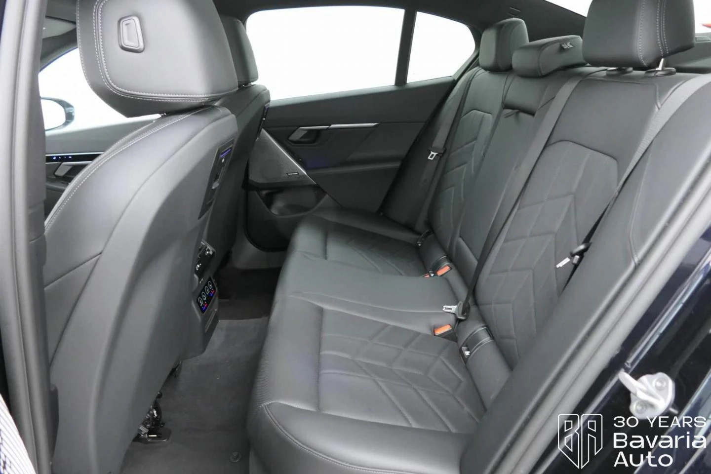 BMW 520 i M Sport Paket Steptronic - изображение 8