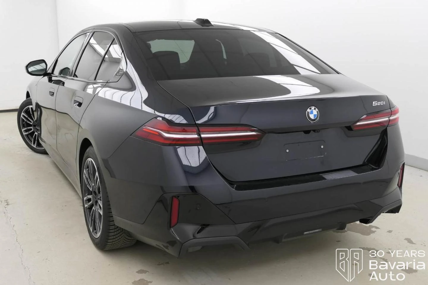 BMW 520 i M Sport Paket Steptronic - изображение 2