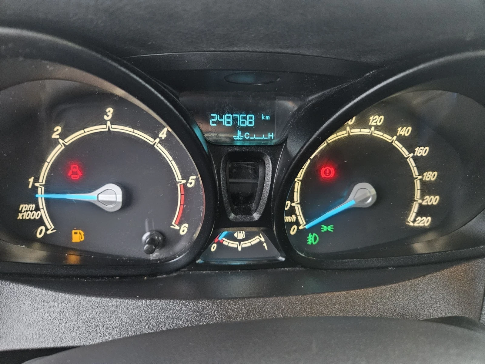 Ford Courier 1.5TDCI КЛИМА N1, снимка 8 - Автомобили и джипове - 53671084